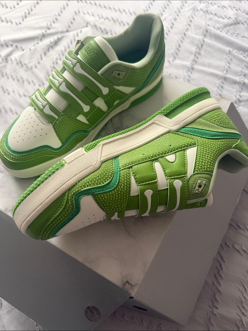 Men's Athletic Sneakers in Green & White - Low-Top Casual Performance